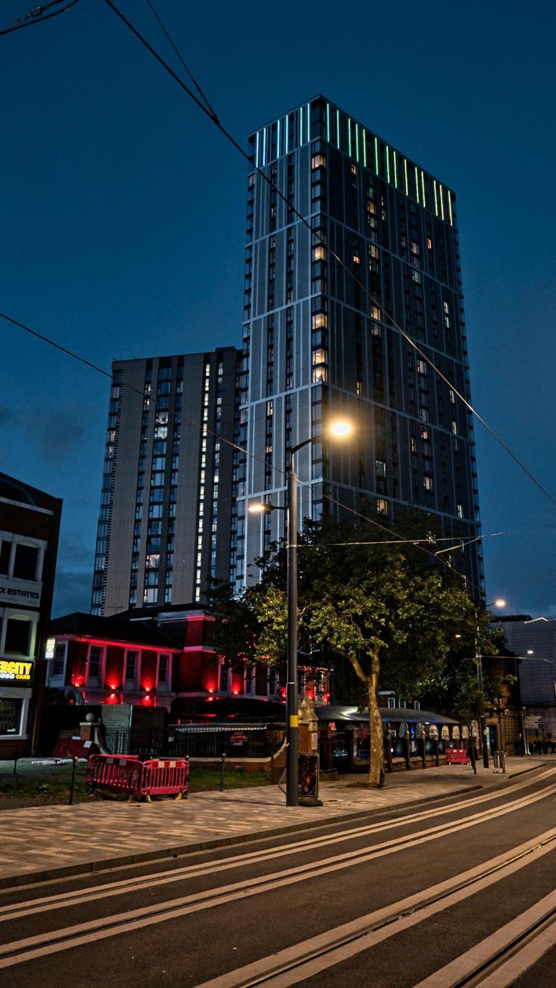 Last-Minute Specials L Book It Now L Sleeps Up To 4 L 2 Bed 2 Bath - Gym - Prime Birmingham Location L Jvt Short Lets Exterior foto